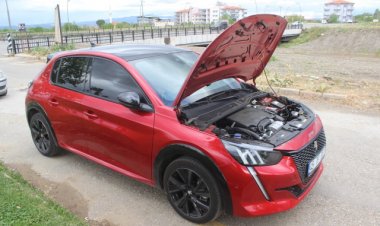 SALİHLİ'Lİ VATANDAŞIN MUĞLA'DAN ALDIĞI SIFIR KM. ARAÇ HASARLI ÇIKTI